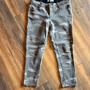 Wit & Wisdom Gray Camo Skinny Jeans